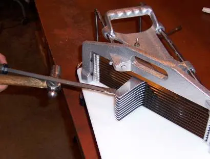 Pusher Head Adjustment (Figure 1)