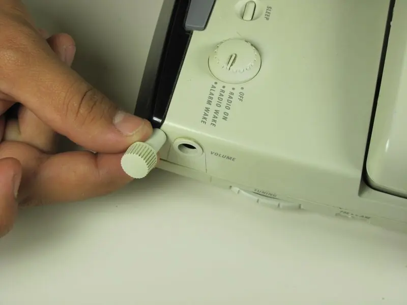 Removing the volume dial
