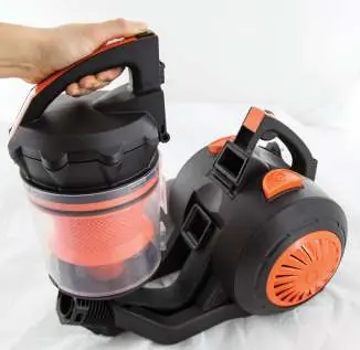 Removing the dust tank