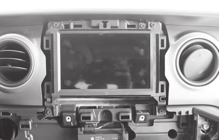 Removing the radio screen panel