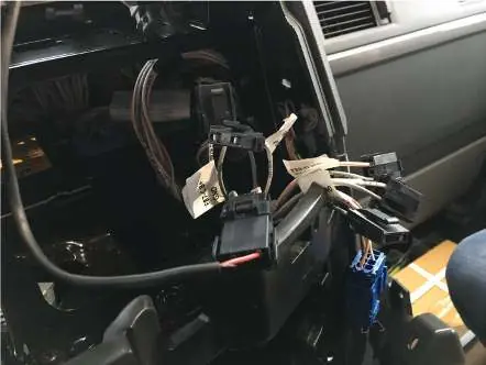 Identifying the power connector