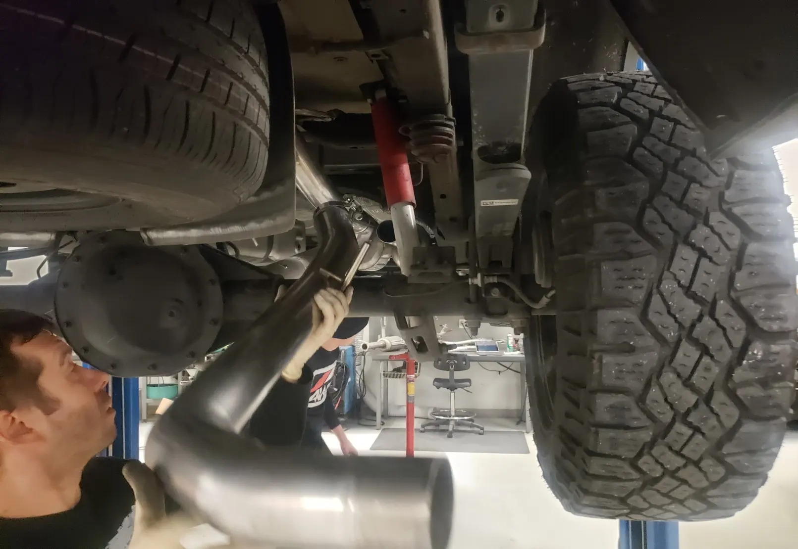 Installing axle tube