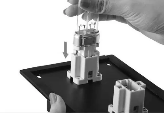Inserting the UV bulb