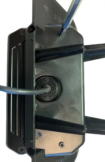 Mounting the controller to the fascia