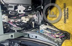 Steering column wiring connections
