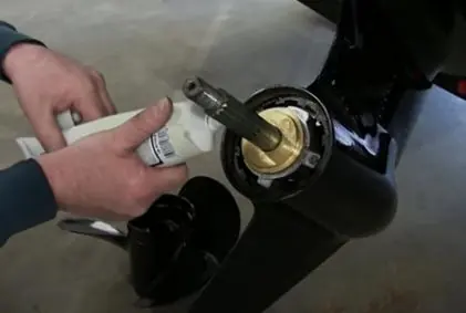 Greasing the propeller shaft