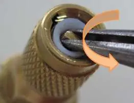 Cleaning the vacuum probe (Step 2)
