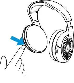 Charging the headphones