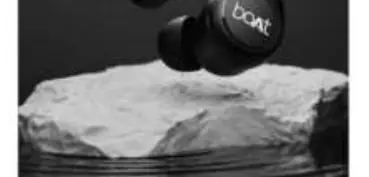 Charging the earbuds