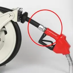 Connecting the fuel gun