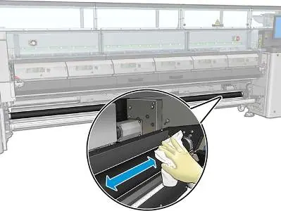 Cleaning the free-fall roller