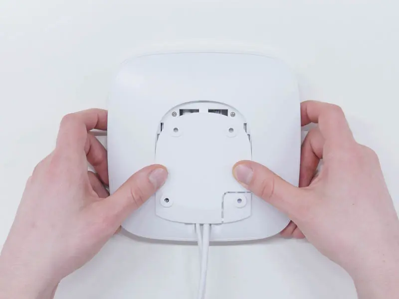 Removing the device from the SmartBracket mounting panel