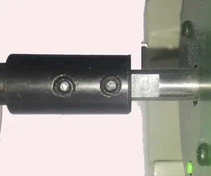 Detail of set screws on the spindle