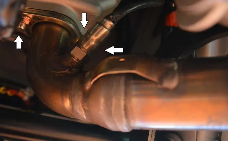 Technical drawing showing assembly of the exhaust system