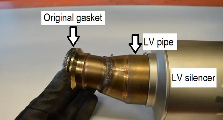 Correct alignment of the link pipe and silencer with the original gasket.