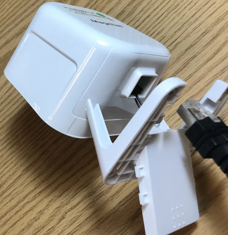 Connecting the interface cable