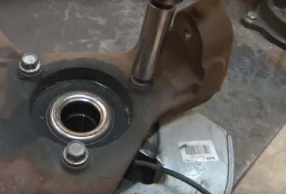 Installing hub on lift spindle
