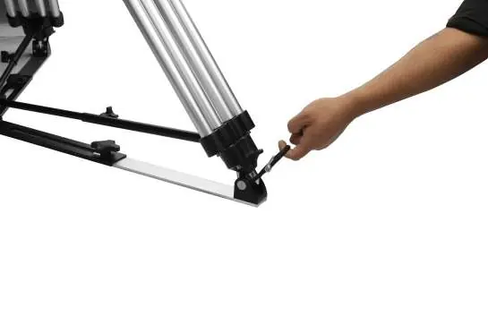 Adjusting the tripod height
