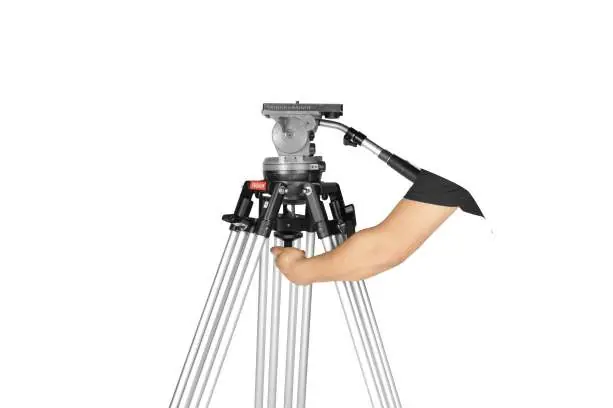 Mounting the fluid head