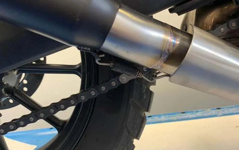 Attaching the spring