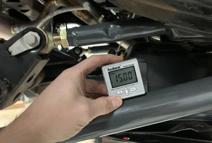 Setting control arm angle with gauge