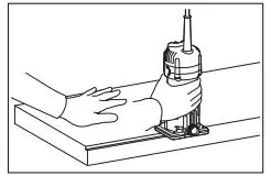 Using the straight edge guide